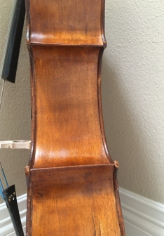 Cello Closeup midsection of right side.